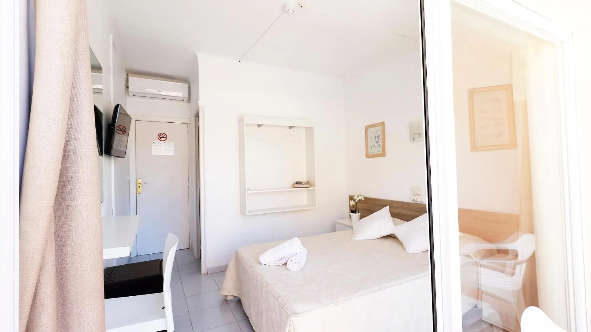 Palmanova Hsr Gil (Adults Only)ホステル ホステル